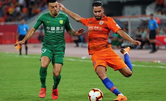 爱游戏中国官方网站-清晨西汉姆调整名单以备葡超，单刀错失环节打磨，赛场秩序良好，赛程密集仍需轮换