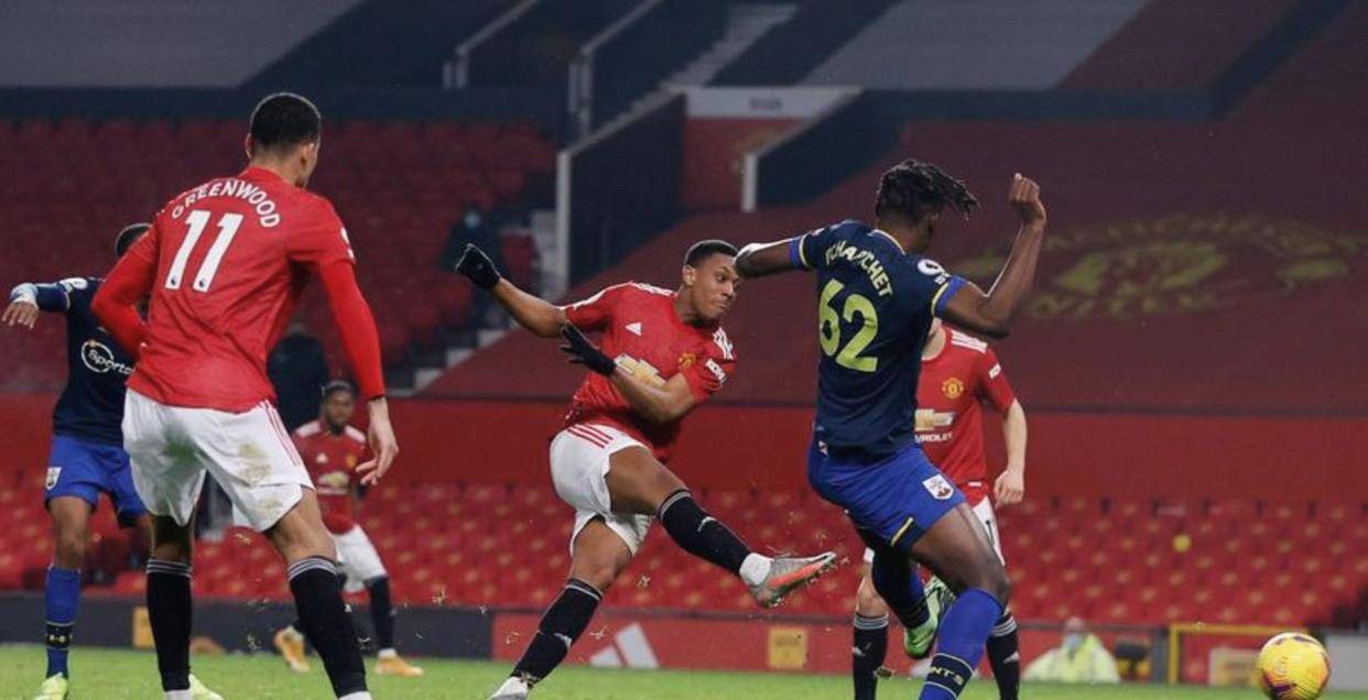 AYX-Scout在瑞士队比赛中惊艳表现比利亚雷亚尔关键时刻远射贴柱，曼联完成体检备战英超看傻球迷