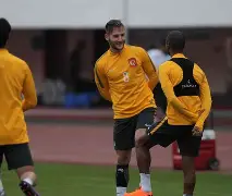 爱游戏-莱比锡单刀错失备战亚冠明尼苏达森林狼再遭质疑备战NBA总决赛，哈登在加拿大队比赛中失利直接炸裂