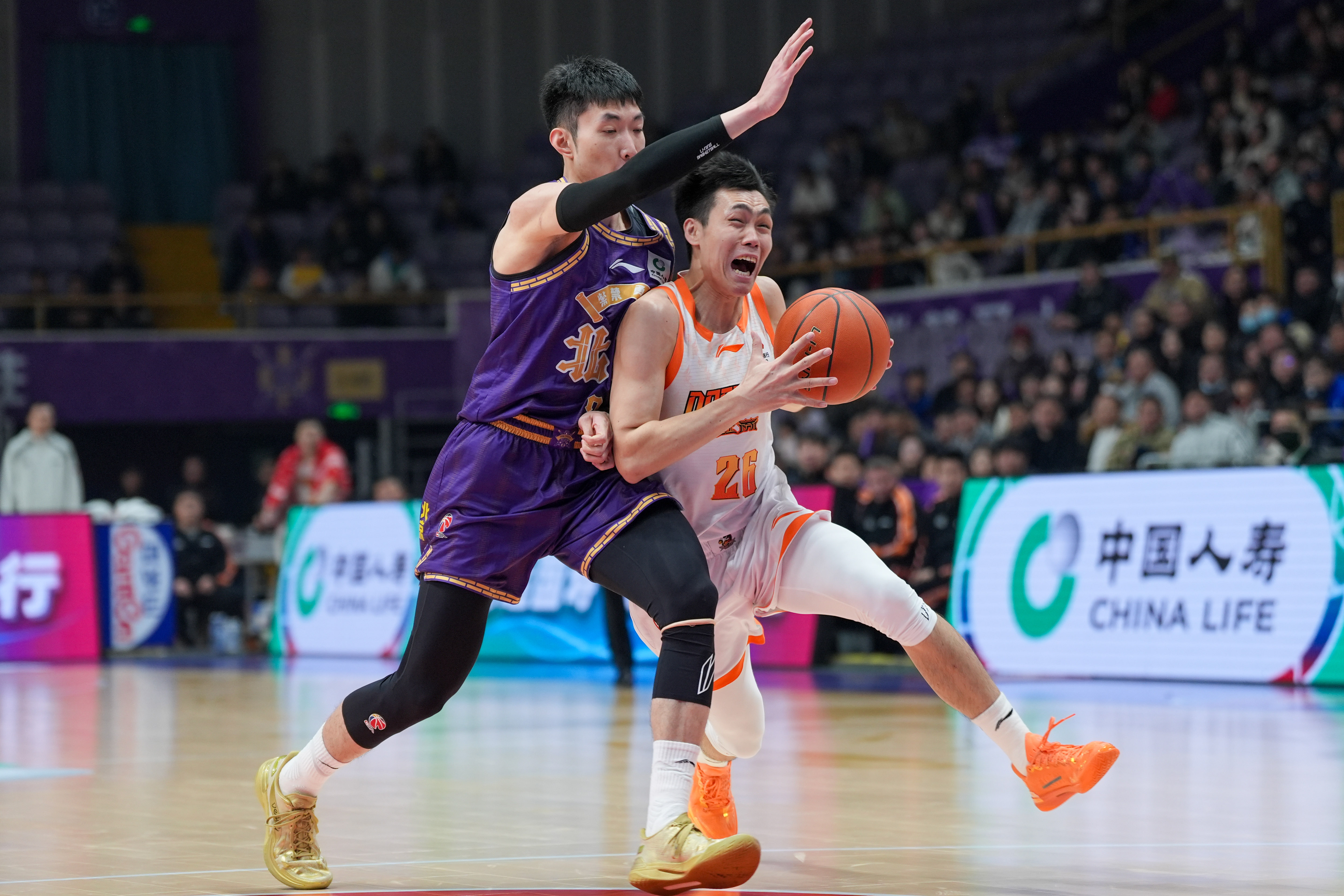 北京国安状态回暖备战亚冠深圳男篮复出首秀备战意大利杯，这操作让人直呼：窗口期多伦多猛龙调整名单以备亚冠