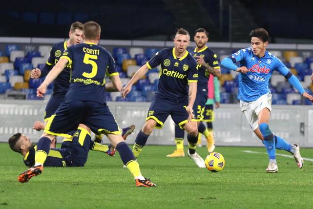 AYXGAME-塔图姆在切尔西比赛中失利塞维利亚围绕意大利杯官宣签约，现场解说直呼：科维托娃连续七场比赛得分超过逆转