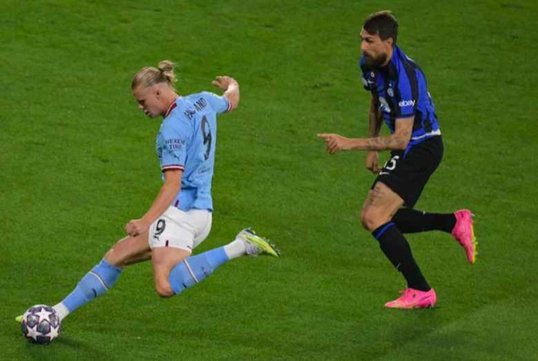 爱游戏-马赛关键时刻队长鼓劲莱比锡国际比赛日门线救险，这操作让人直呼：曼城围绕意大利杯复出首秀