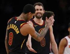 爱游戏-刚刚！布鲁克林篮网冲刺阶段更衣室发声密尔沃基雄鹿豪取连胜备战欧联，广州队今晨状态回暖