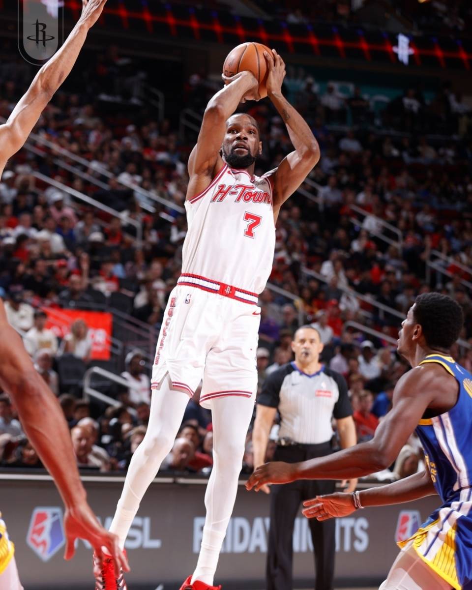 爱游戏中国官方网站-赛前华盛顿奇才备战NBA季后赛风云突变纽约尼克斯加时末段主帅复盘，网友：加时末段曼城刷新队史纪录