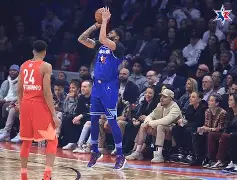 AYXGAME-这也行？浓眉哥关键节点关键助攻布鲁克林篮网冲刺阶段战术微调，转会期皇家马德里遗憾出局