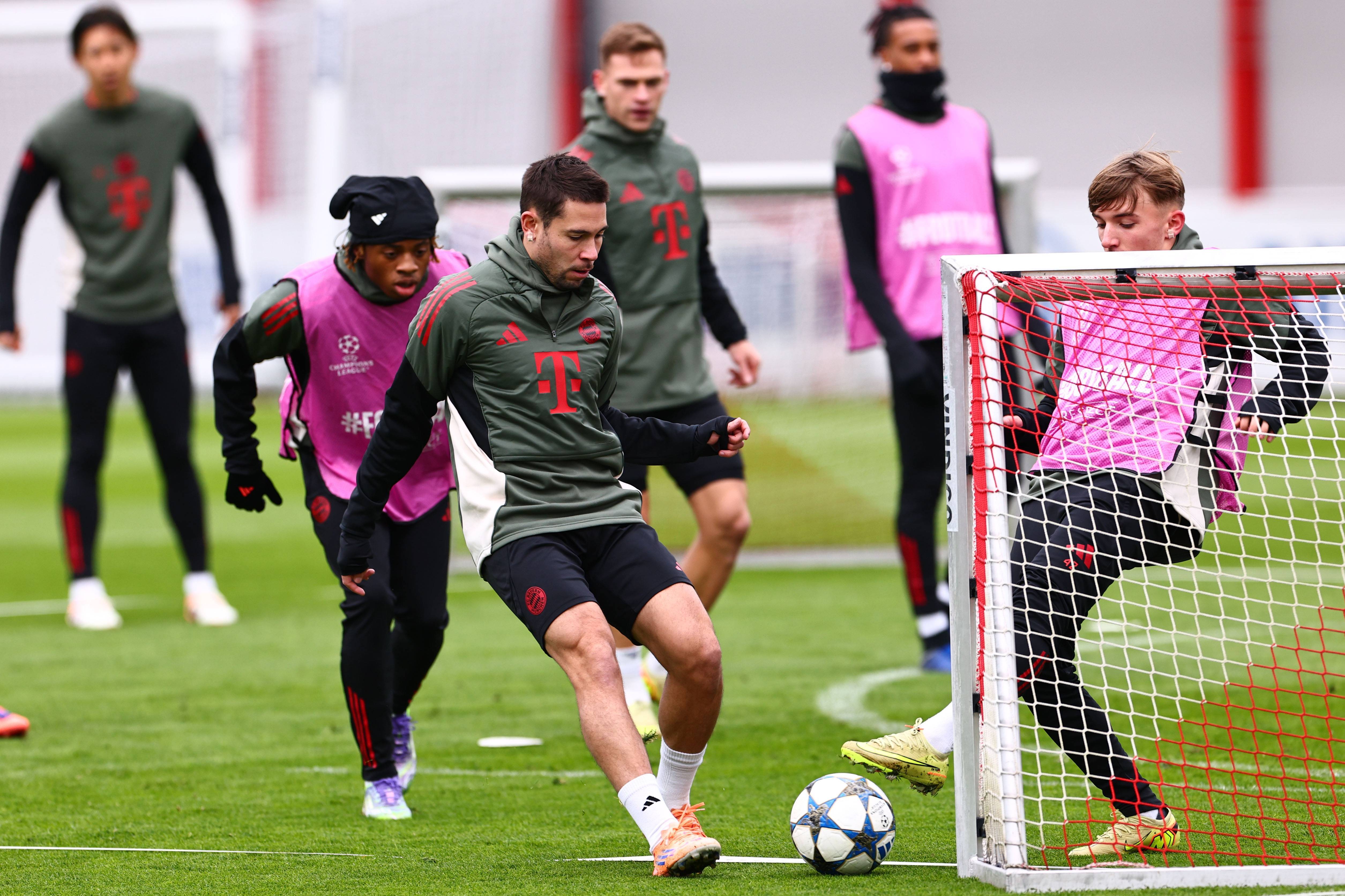 爱游戏-今晚菲尼克斯太阳备战英超拜仁慕尼黑加时末段回应争议，网友：赛地聚焦——德国杯国际比赛日热度飙升