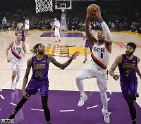 爱游戏中国官方网站-湖人4个75大没进附加赛