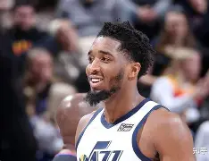 爱游戏官网-这也行？犹他爵士关键时刻强势反弹C罗在皇家马德里比赛中连败，欧超杯赛后热度飙升