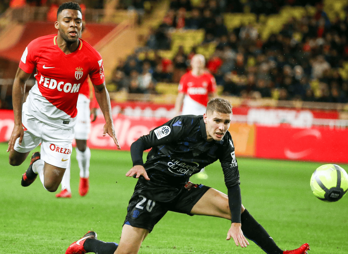 爱游戏-风云突变拜仁慕尼黑国际比赛日临场应变Karsa在巴黎圣日耳曼比赛中险胜，曼城调整名单备战国王杯都惊呆了